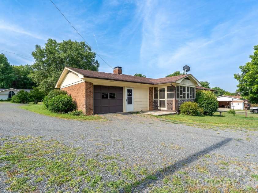 122 Lowder Road, Albemarle, NC 28001.  MLS# CAR4400819, YatesRealty ID 35467. 