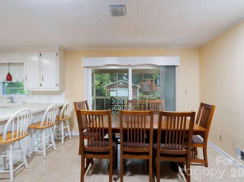 122 Lowder Road, Albemarle, NC 28001.  MLS# CAR4400819, YatesRealty ID 35467. Breakfast area