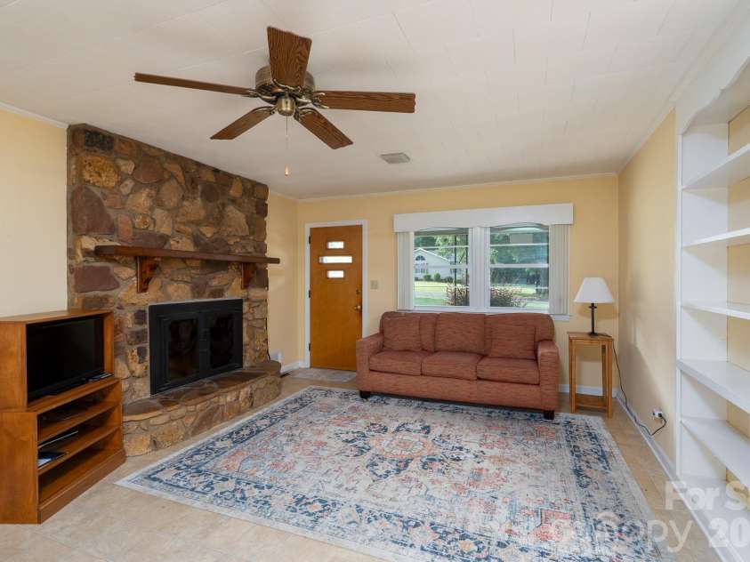 122 Lowder Road, Albemarle, NC 28001.  MLS# CAR4400819, YatesRealty ID 35467. Family room