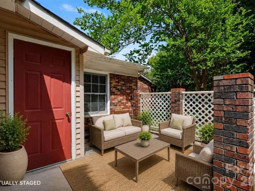 808 Floyd Lane, Gastonia, NC 28052.  MLS# CAR4386598, YatesRealty ID 35468. 