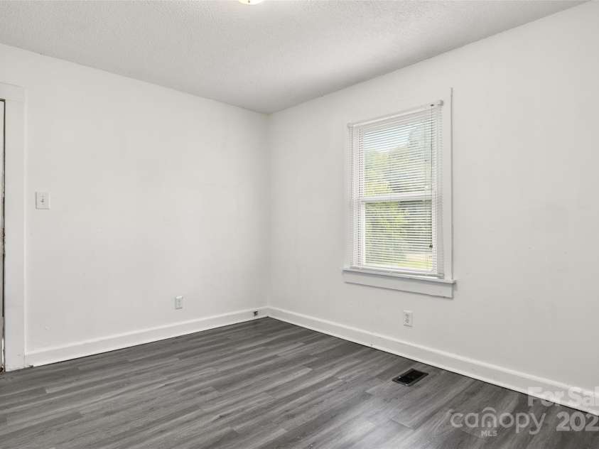 401 Ebenezer Avenue, Rock Hill, SC 29730.  MLS# CAR4298234, YatesRealty ID 35469. 
