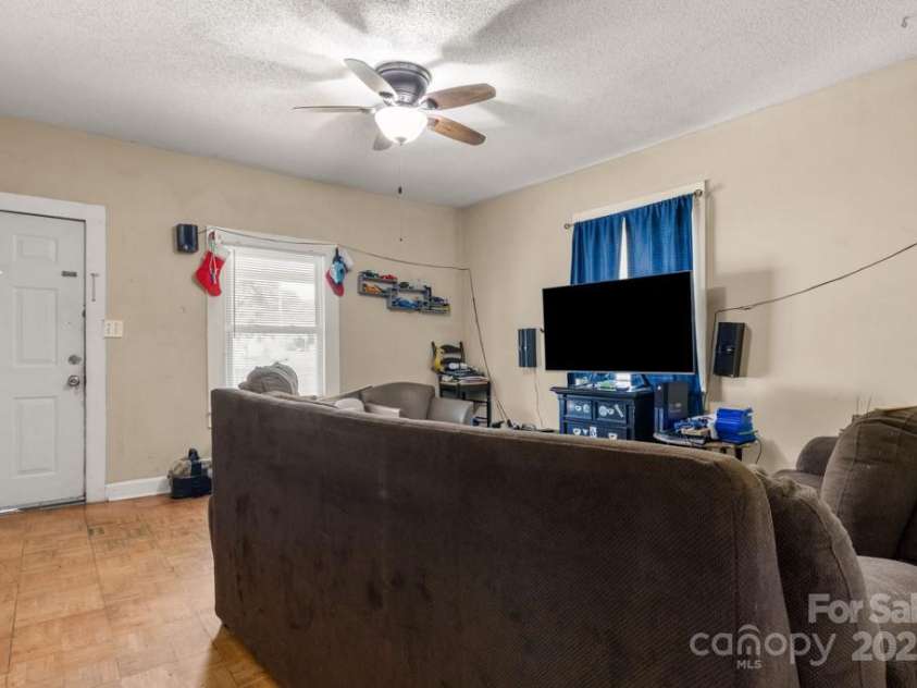 401 Ebenezer Avenue, Rock Hill, SC 29730.  MLS# CAR4298234, YatesRealty ID 35469. 