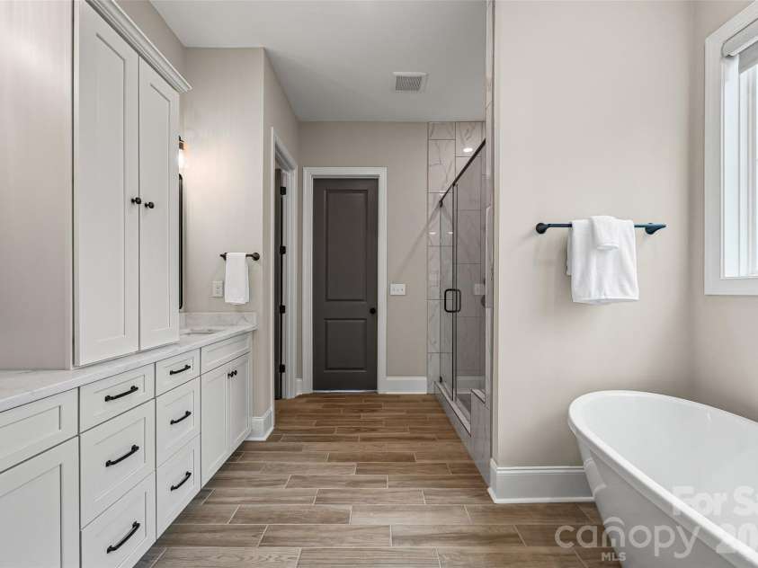 18140 Kalabash Road, Charlotte, NC 28278.  MLS# CAR4354219, YatesRealty ID 3547. 