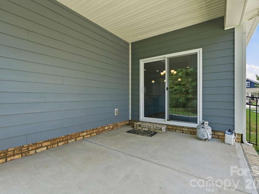 5036 Lydney Circle, Waxhaw, NC 28173.  MLS# CAR4395405, YatesRealty ID 35473. 