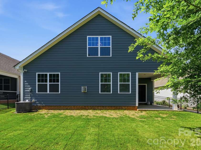5036 Lydney Circle, Waxhaw, NC 28173.  MLS# CAR4395405, YatesRealty ID 35473. 