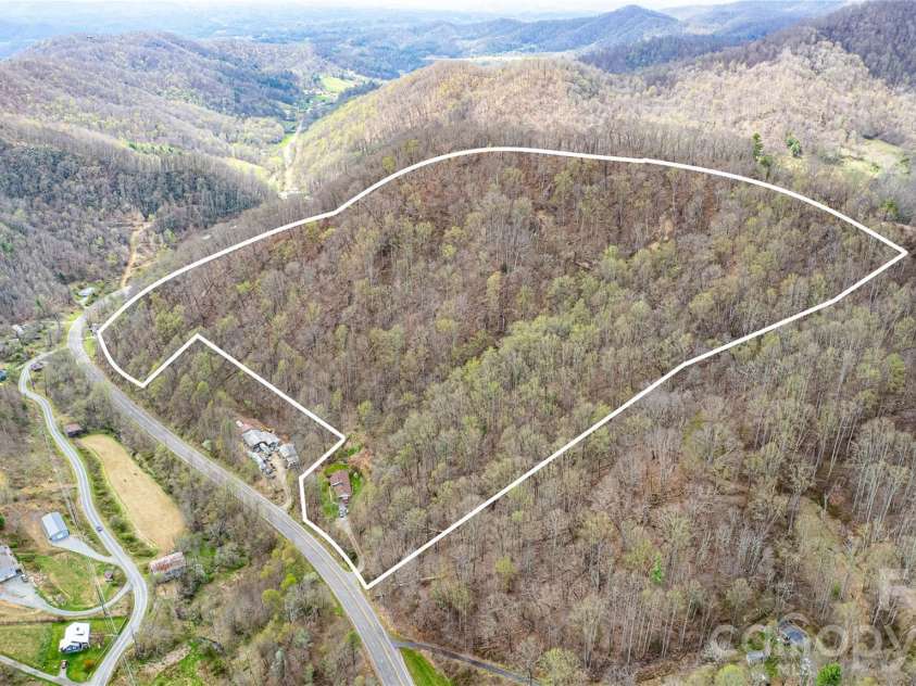7835 US 23 Highway, Mars Hill, NC 28754.  MLS# CAR4395357, YatesRealty ID 35474. Lines are approximate.