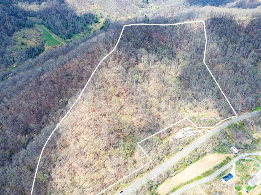 7835 US 23 Highway, Mars Hill, NC 28754.  MLS# CAR4395357, YatesRealty ID 35474. Lines are approximate.