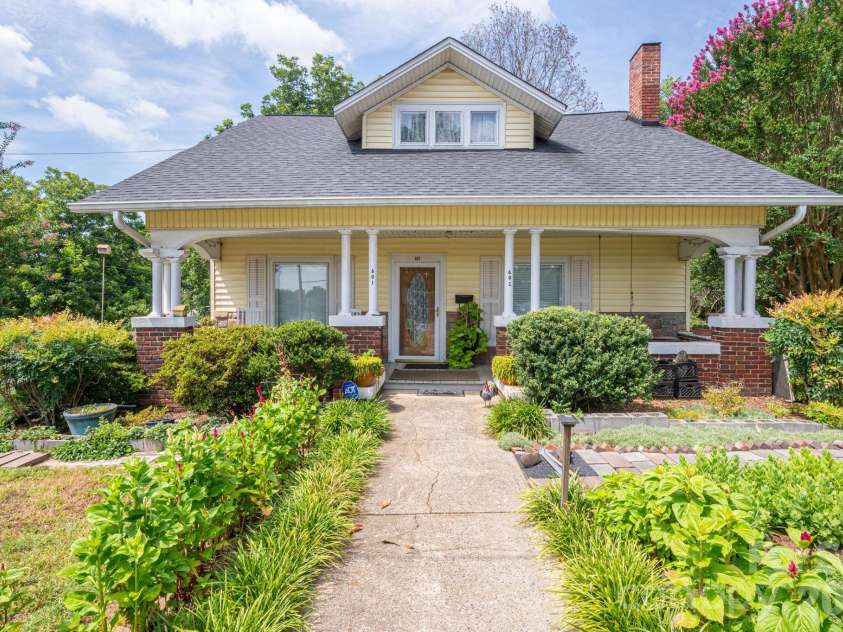 601 Forney Avenue, Lincolnton, NC 28092.  MLS# CAR4388927, YatesRealty ID 35477. 