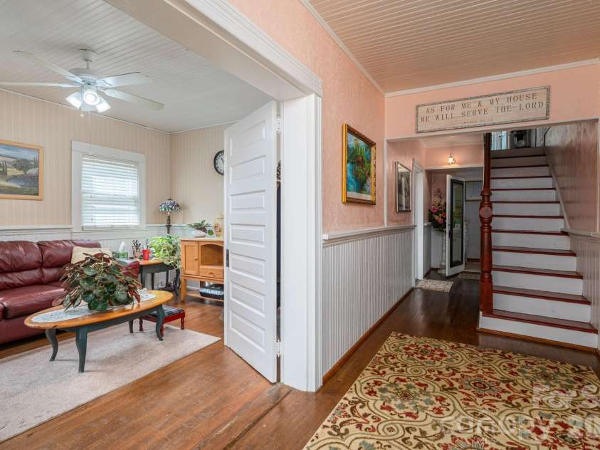601 Forney Avenue, Lincolnton, NC 28092.  MLS# CAR4388927, YatesRealty ID 35477. 