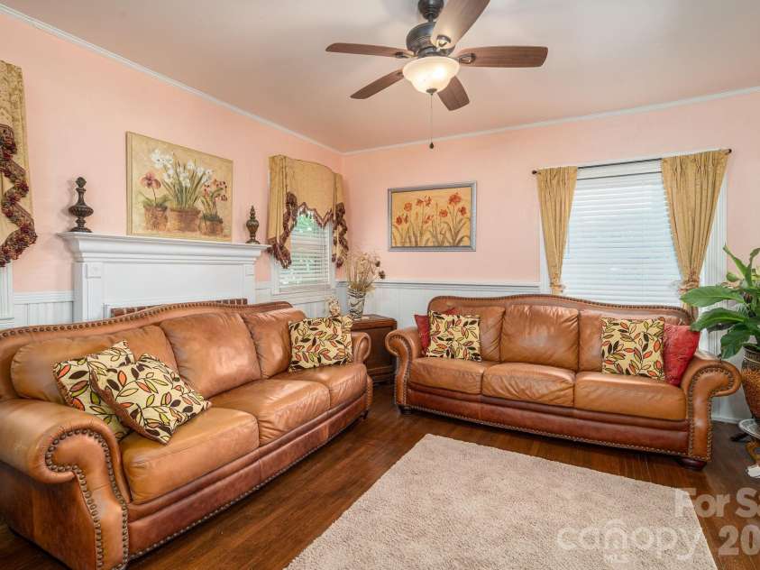 601 Forney Avenue, Lincolnton, NC 28092.  MLS# CAR4388927, YatesRealty ID 35477. 