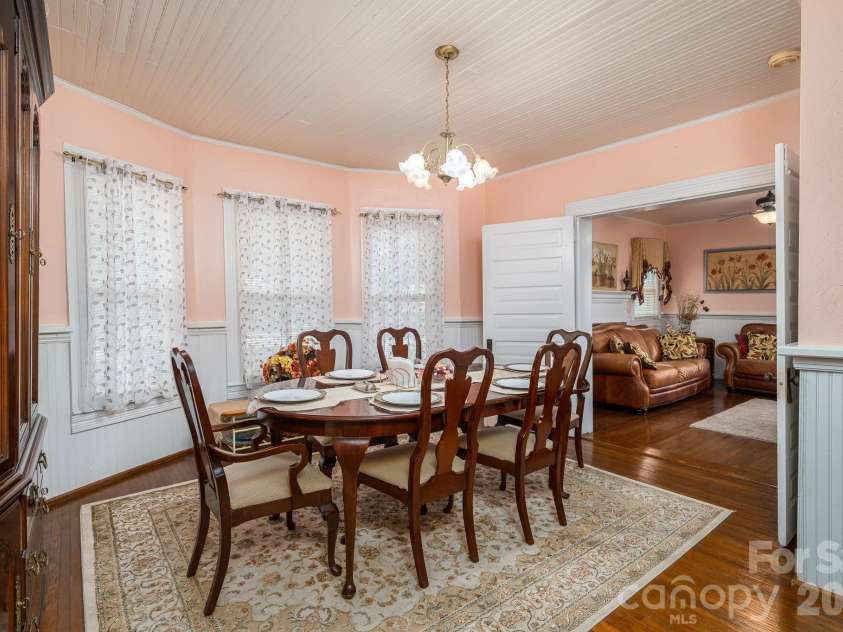 601 Forney Avenue, Lincolnton, NC 28092.  MLS# CAR4388927, YatesRealty ID 35477. 