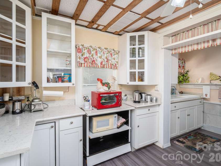 601 Forney Avenue, Lincolnton, NC 28092.  MLS# CAR4388927, YatesRealty ID 35477. 