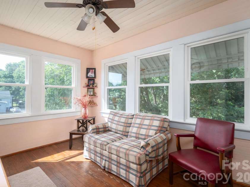 601 Forney Avenue, Lincolnton, NC 28092.  MLS# CAR4388927, YatesRealty ID 35477. 