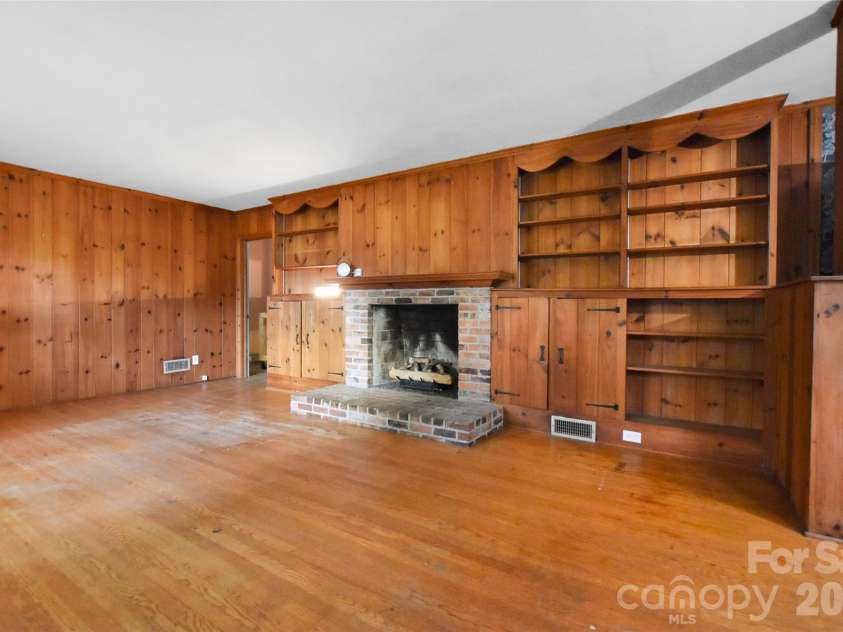 1131 Christopher Circle, Rock Hill, SC 29730.  MLS# CAR4398625, YatesRealty ID 35478. 
