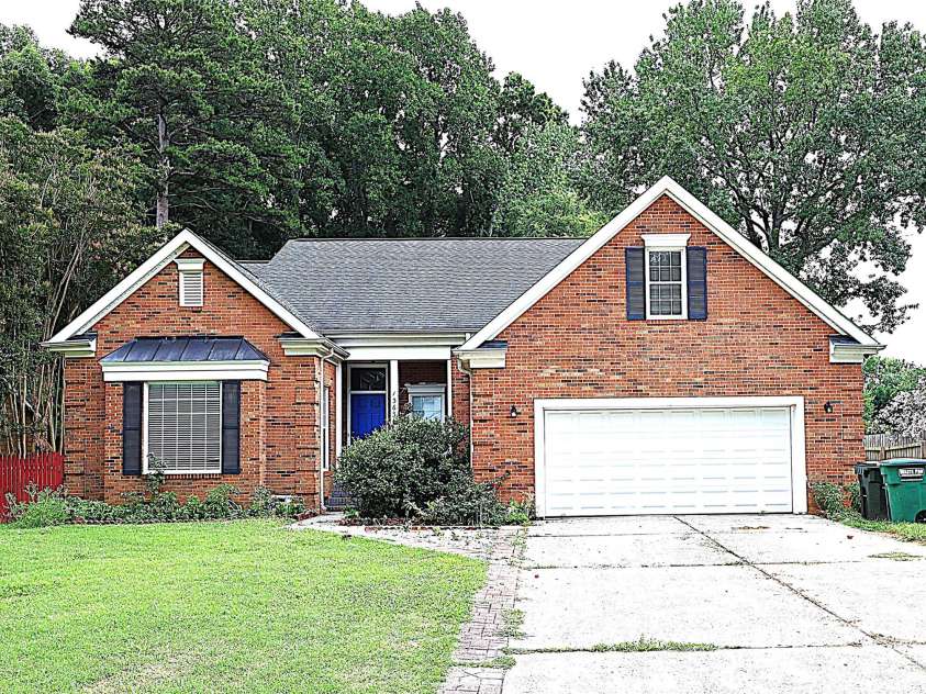 13636 Portpatrick Lane, Matthews, NC 28105.  MLS# CAR4401119, YatesRealty ID 35479. 