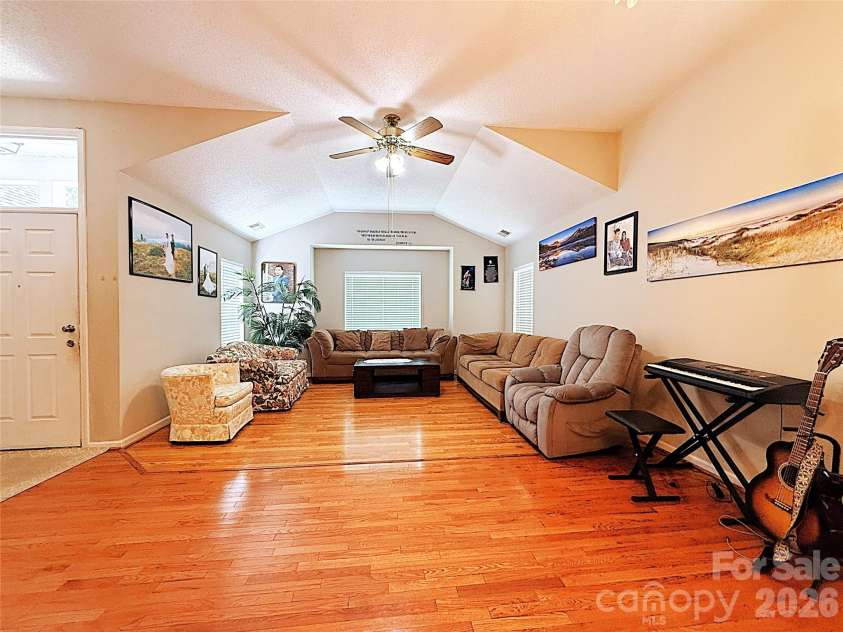 13636 Portpatrick Lane, Matthews, NC 28105.  MLS# CAR4401119, YatesRealty ID 35479. 