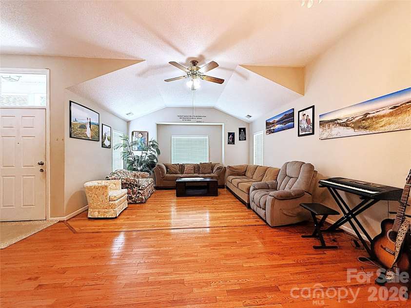 13636 Portpatrick Lane, Matthews, NC 28105.  MLS# CAR4401119, YatesRealty ID 35479. 