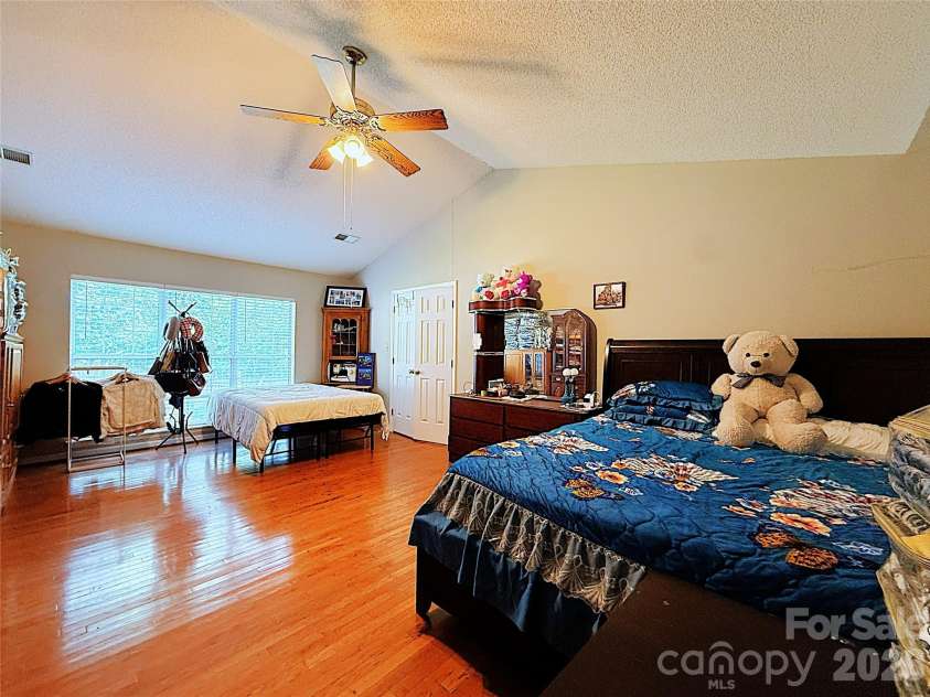 13636 Portpatrick Lane, Matthews, NC 28105.  MLS# CAR4401119, YatesRealty ID 35479. 