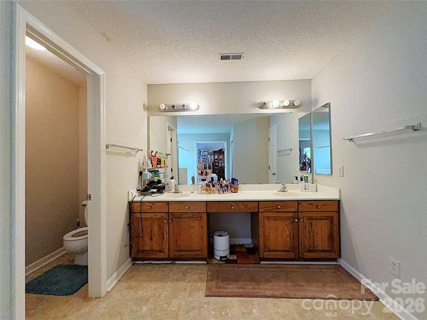13636 Portpatrick Lane, Matthews, NC 28105.  MLS# CAR4401119, YatesRealty ID 35479. 