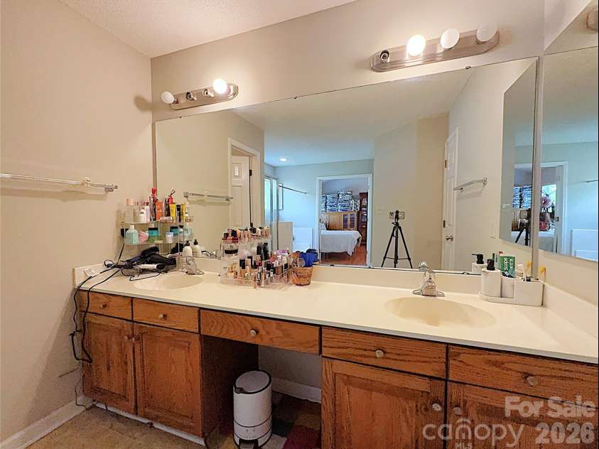 13636 Portpatrick Lane, Matthews, NC 28105.  MLS# CAR4401119, YatesRealty ID 35479. 