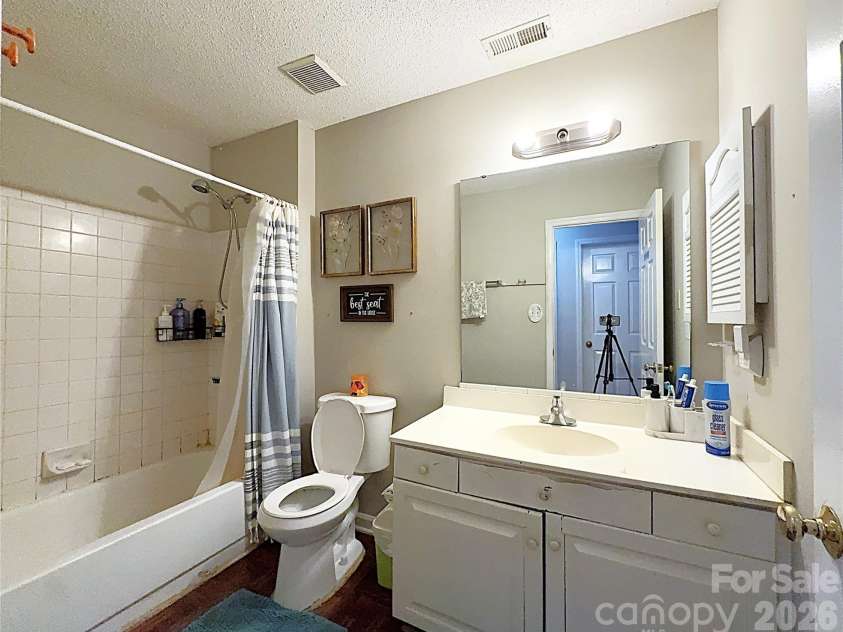 13636 Portpatrick Lane, Matthews, NC 28105.  MLS# CAR4401119, YatesRealty ID 35479. 