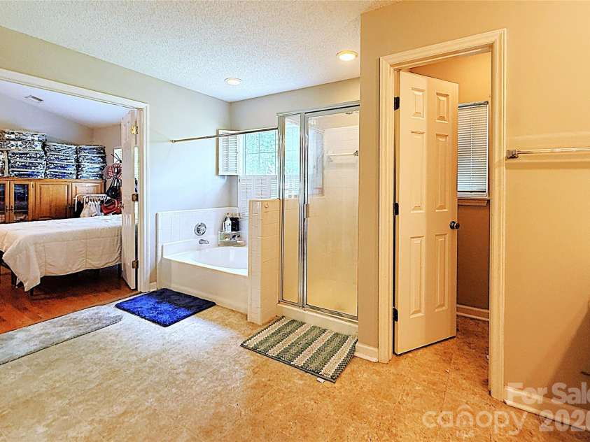 13636 Portpatrick Lane, Matthews, NC 28105.  MLS# CAR4401119, YatesRealty ID 35479. 