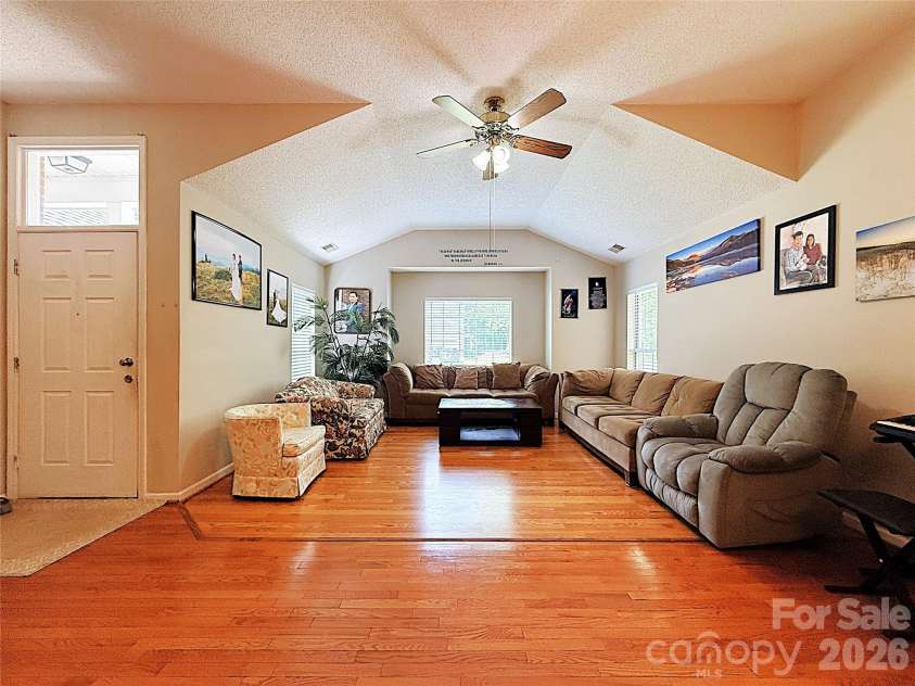 13636 Portpatrick Lane, Matthews, NC 28105.  MLS# CAR4401119, YatesRealty ID 35479. 