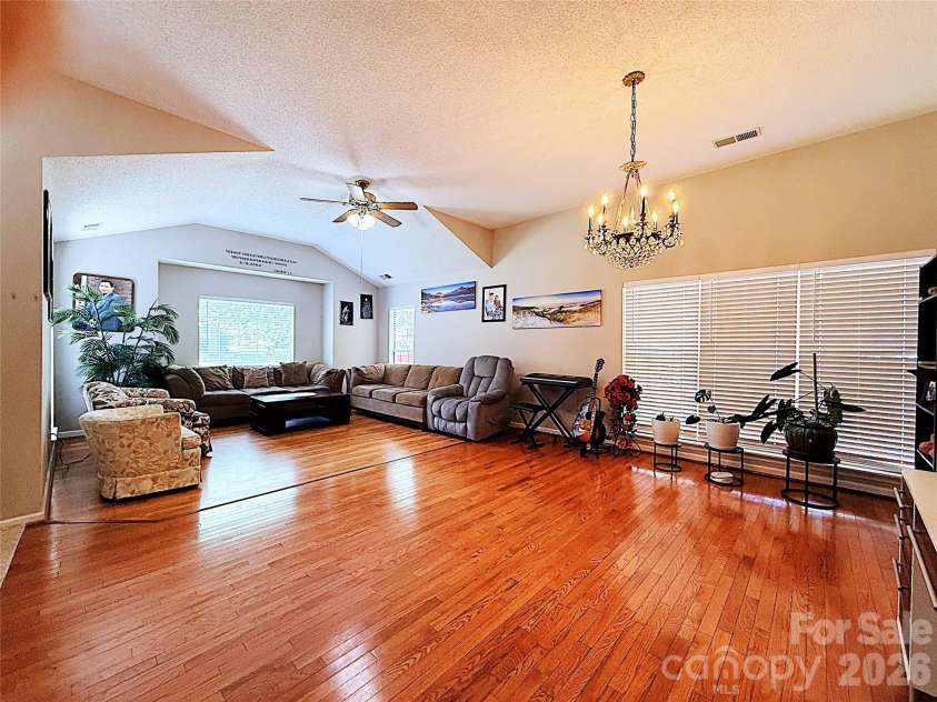 13636 Portpatrick Lane, Matthews, NC 28105.  MLS# CAR4401119, YatesRealty ID 35479. 