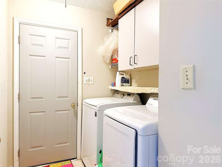 13636 Portpatrick Lane, Matthews, NC 28105.  MLS# CAR4401119, YatesRealty ID 35479. 