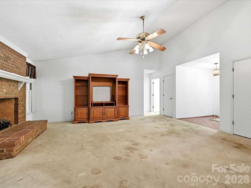 5950 King Wilkinson Road, Denver, NC 28037.  MLS# CAR4398523, YatesRealty ID 35480. Great room