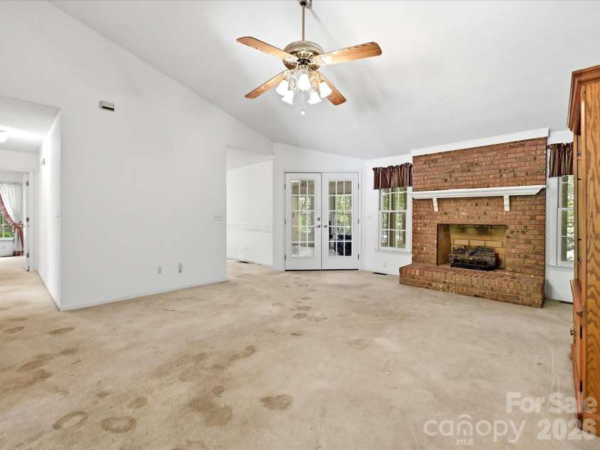 5950 King Wilkinson Road, Denver, NC 28037.  MLS# CAR4398523, YatesRealty ID 35480. Great room, ceiling fan
