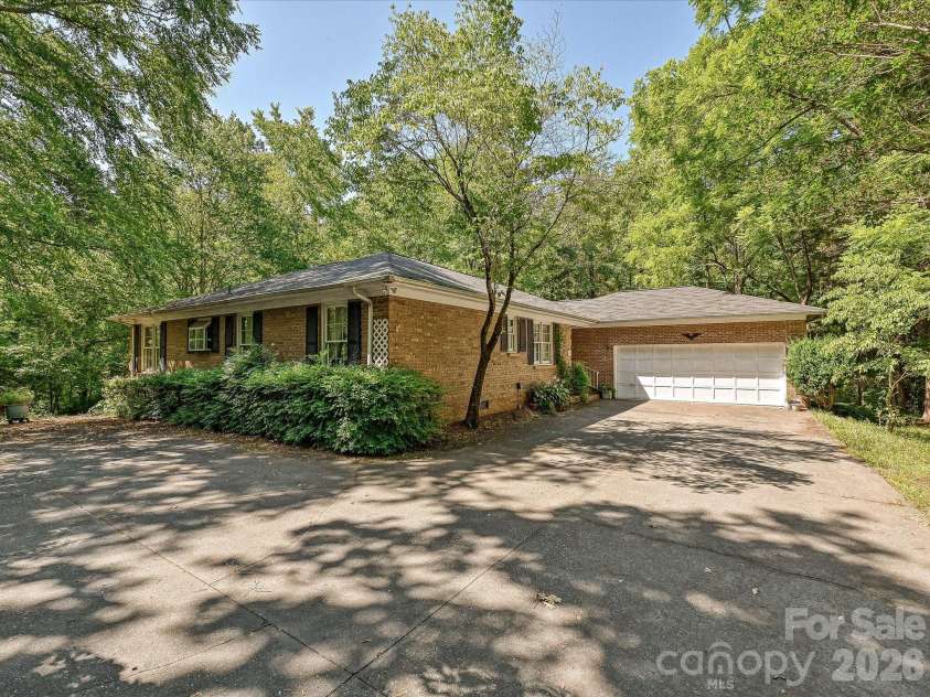 5950 King Wilkinson Road, Denver, NC 28037.  MLS# CAR4398523, YatesRealty ID 35480. Your brick ranch retreat