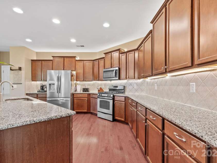 169 Pecan Hills Drive, Mooresville, NC 28115.  MLS# CAR4285952, YatesRealty ID 35482. Large kitchen with oversized island