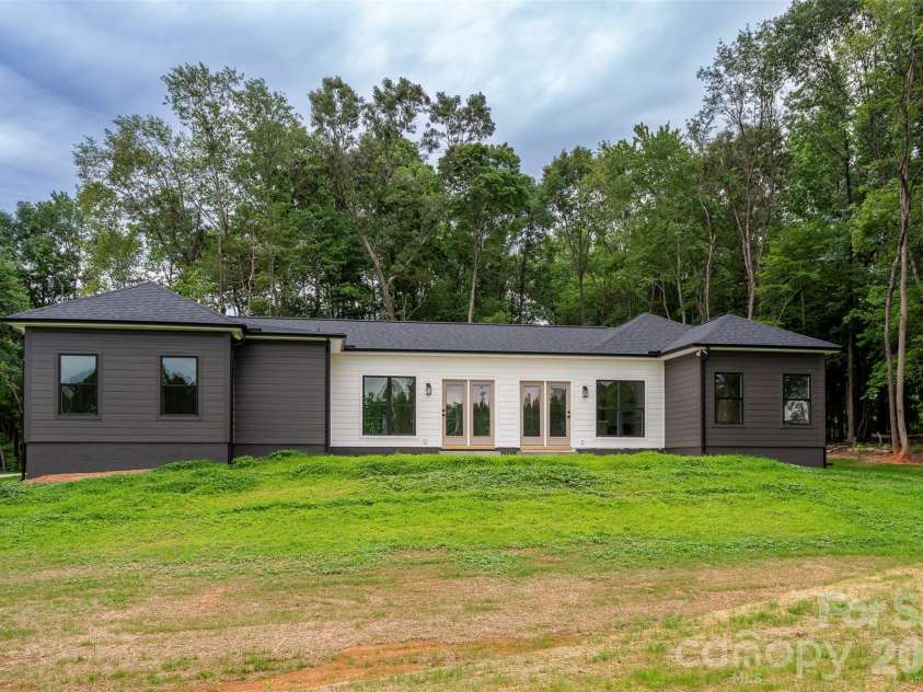 3008 Buffet Lane, Monroe, NC 28110.  MLS# CAR4389210, YatesRealty ID 35482. 