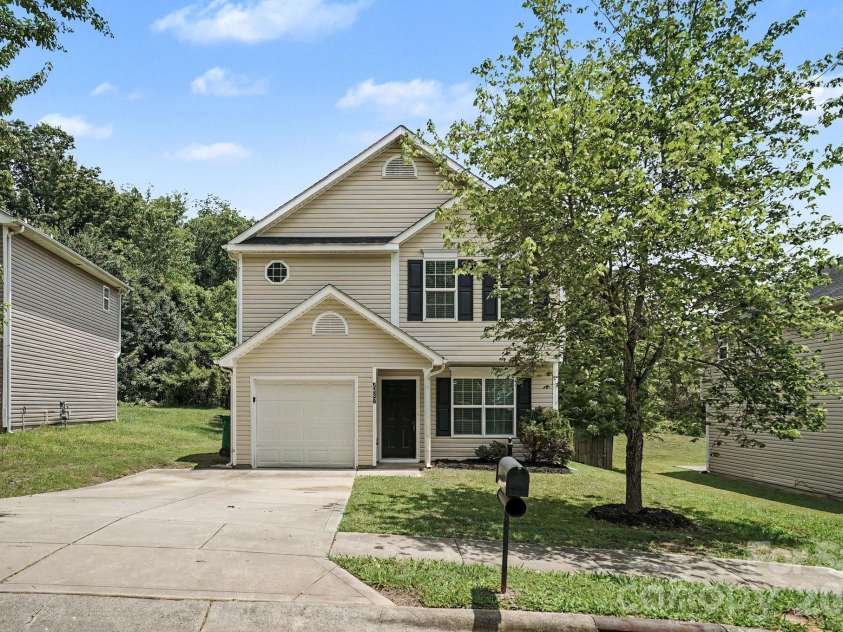 5336 Beam Lake Drive, Charlotte, NC 28216.  MLS# CAR4398542, YatesRealty ID 35483. 