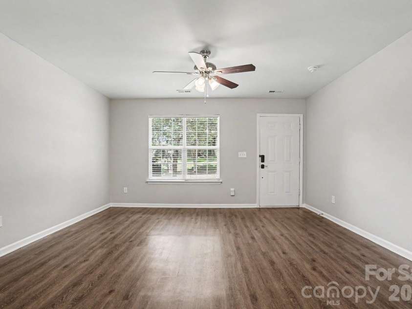 5336 Beam Lake Drive, Charlotte, NC 28216.  MLS# CAR4398542, YatesRealty ID 35483. 