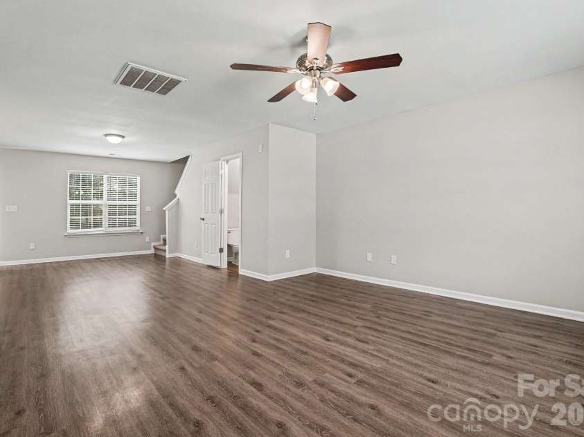 5336 Beam Lake Drive, Charlotte, NC 28216.  MLS# CAR4398542, YatesRealty ID 35483. 