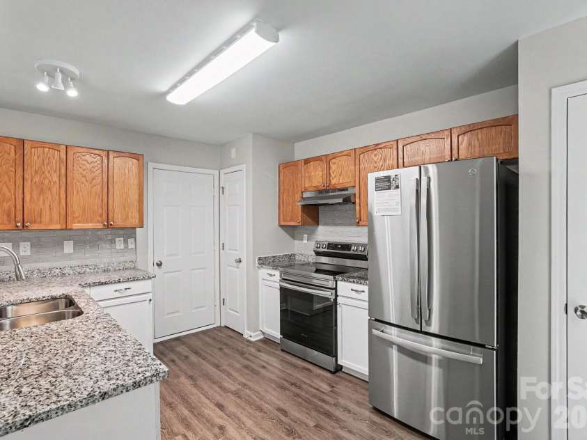 5336 Beam Lake Drive, Charlotte, NC 28216.  MLS# CAR4398542, YatesRealty ID 35483. 