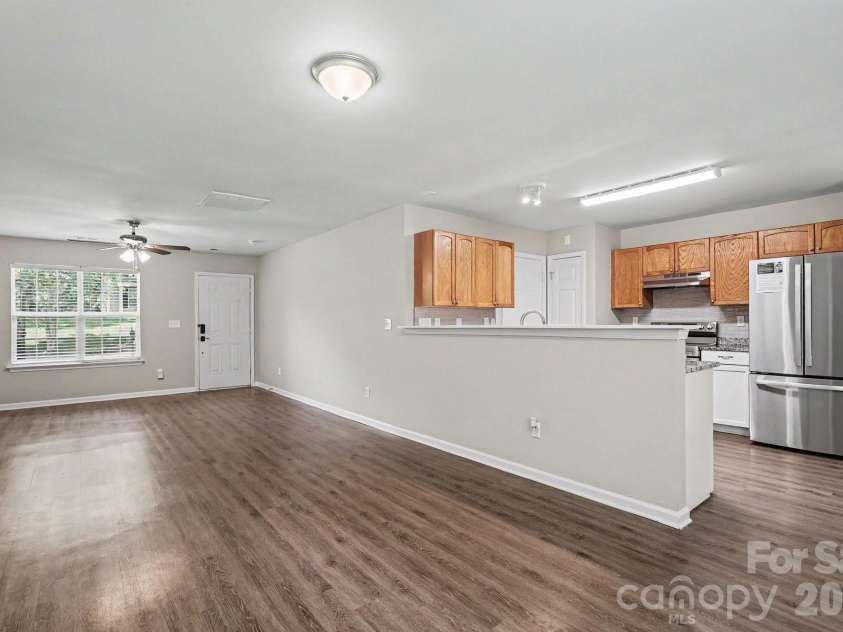 5336 Beam Lake Drive, Charlotte, NC 28216.  MLS# CAR4398542, YatesRealty ID 35483. 