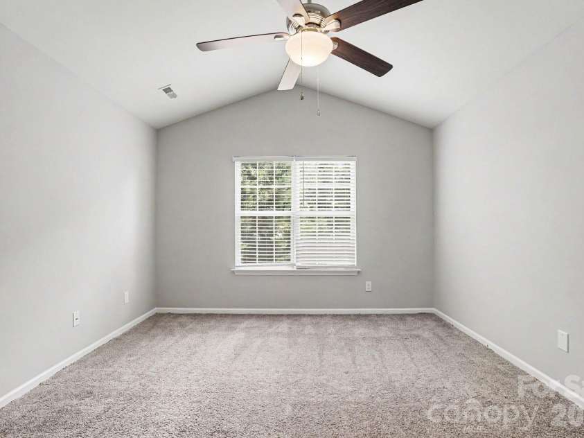5336 Beam Lake Drive, Charlotte, NC 28216.  MLS# CAR4398542, YatesRealty ID 35483. 