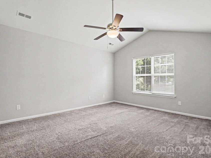 5336 Beam Lake Drive, Charlotte, NC 28216.  MLS# CAR4398542, YatesRealty ID 35483. 
