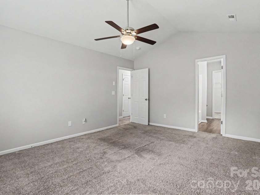 5336 Beam Lake Drive, Charlotte, NC 28216.  MLS# CAR4398542, YatesRealty ID 35483. 