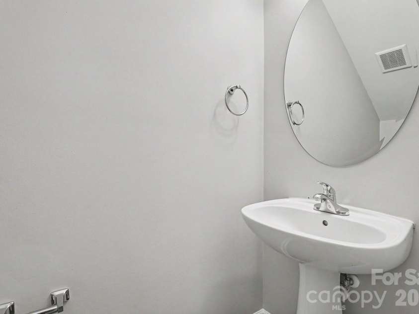 5336 Beam Lake Drive, Charlotte, NC 28216.  MLS# CAR4398542, YatesRealty ID 35483. 