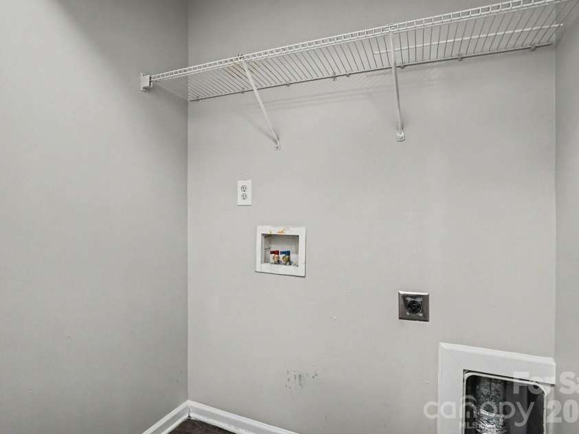 5336 Beam Lake Drive, Charlotte, NC 28216.  MLS# CAR4398542, YatesRealty ID 35483. 