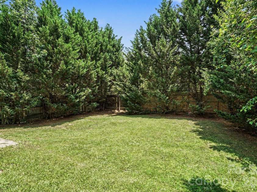 5336 Beam Lake Drive, Charlotte, NC 28216.  MLS# CAR4398542, YatesRealty ID 35483. 