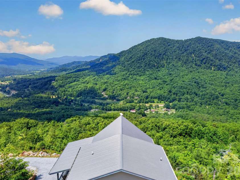 25 Forest Drive, Marion, NC 28752.  MLS# CAR4393492, YatesRealty ID 35484. 