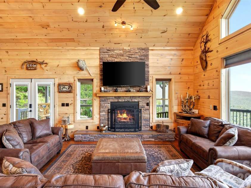 25 Forest Drive, Marion, NC 28752.  MLS# CAR4393492, YatesRealty ID 35484. 
