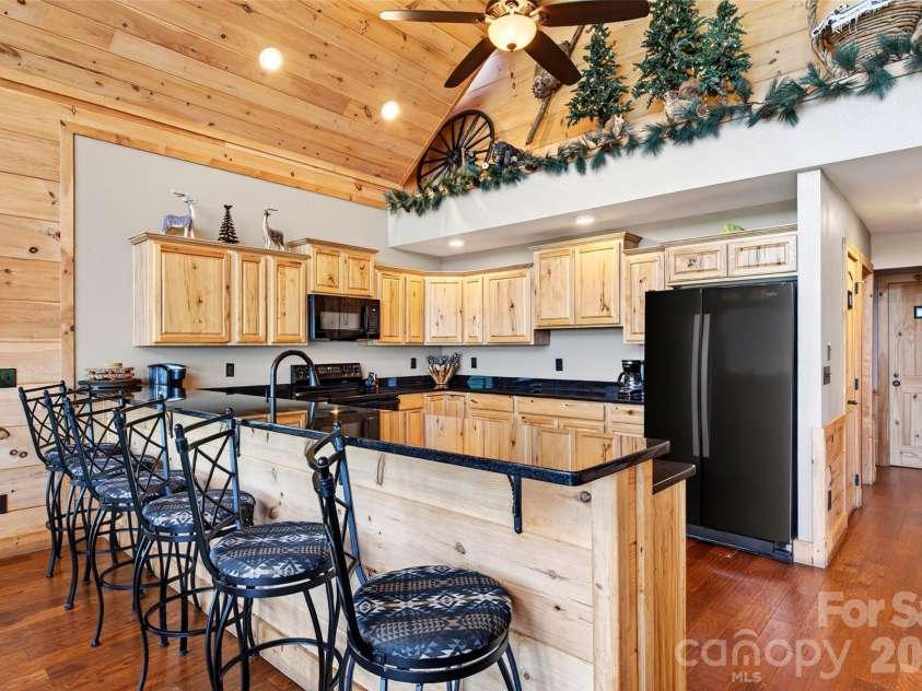 25 Forest Drive, Marion, NC 28752.  MLS# CAR4393492, YatesRealty ID 35484. 