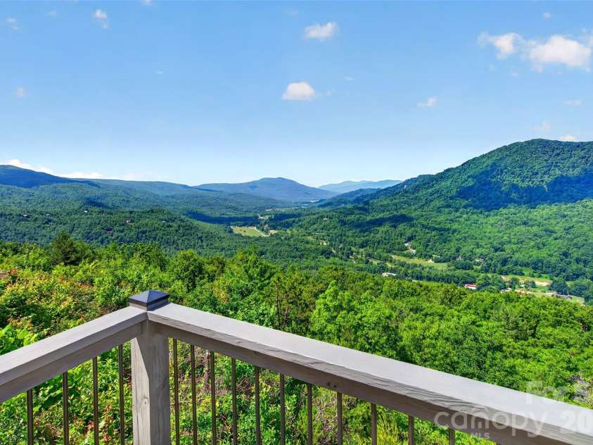 25 Forest Drive, Marion, NC 28752.  MLS# CAR4393492, YatesRealty ID 35484. 