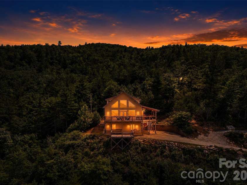 25 Forest Drive, Marion, NC 28752.  MLS# CAR4393492, YatesRealty ID 35484. 